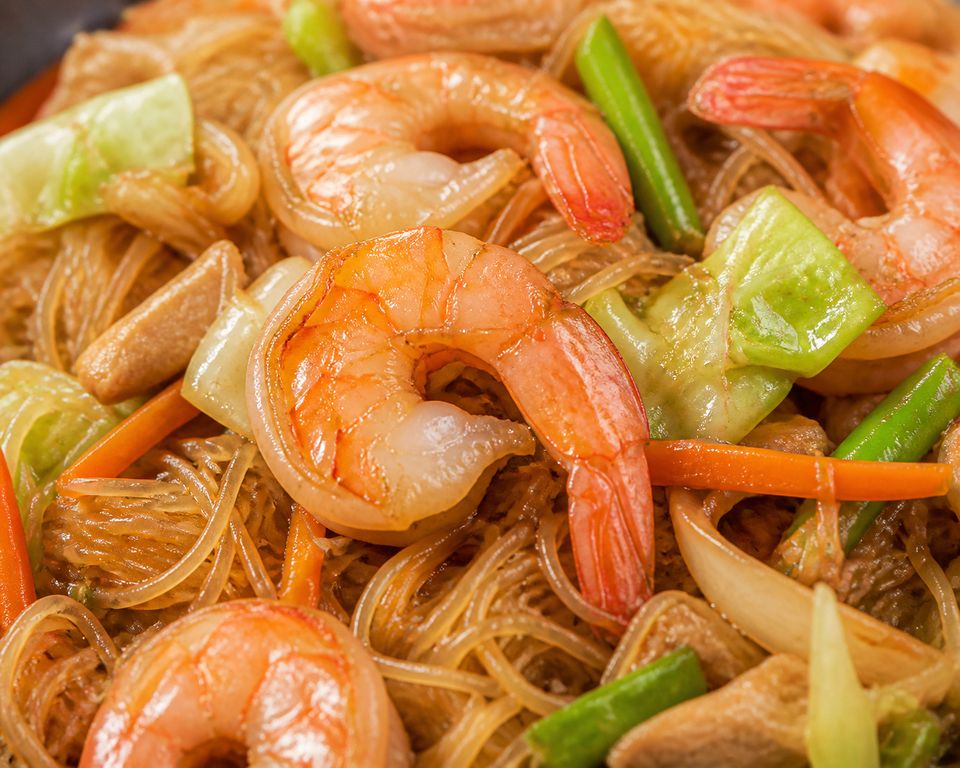 Bahay Kubo Kitchenのエビ入り炒め麺 パンシット