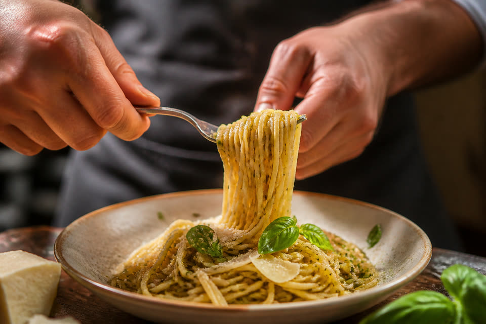 バジルソースの生パスタ