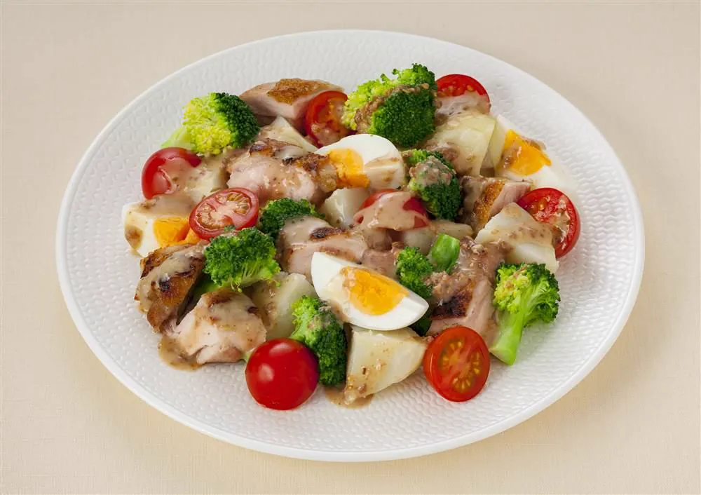 鶏むね肉と砂肝の温サラダ